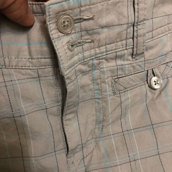 COLUMBIA Gray mid rise Plaid Long Bermuda hike shorts EUC - 2 - Picture 3 of 13